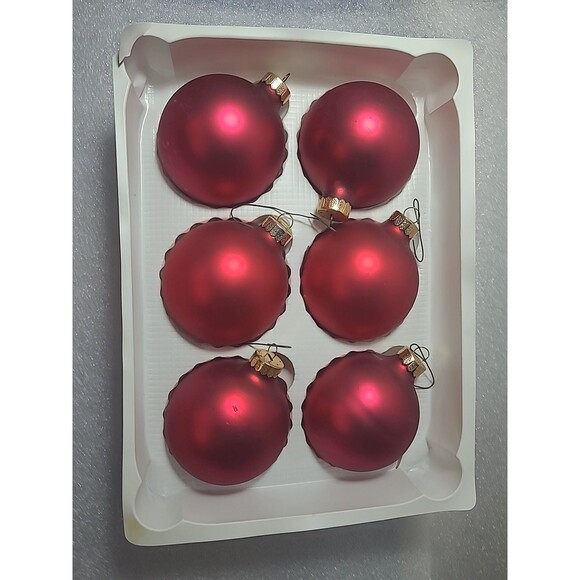 Lot of 6 Vintage Red Ball Christmas Ornaments The Victoria Collection glass. - Picture 1 of 5